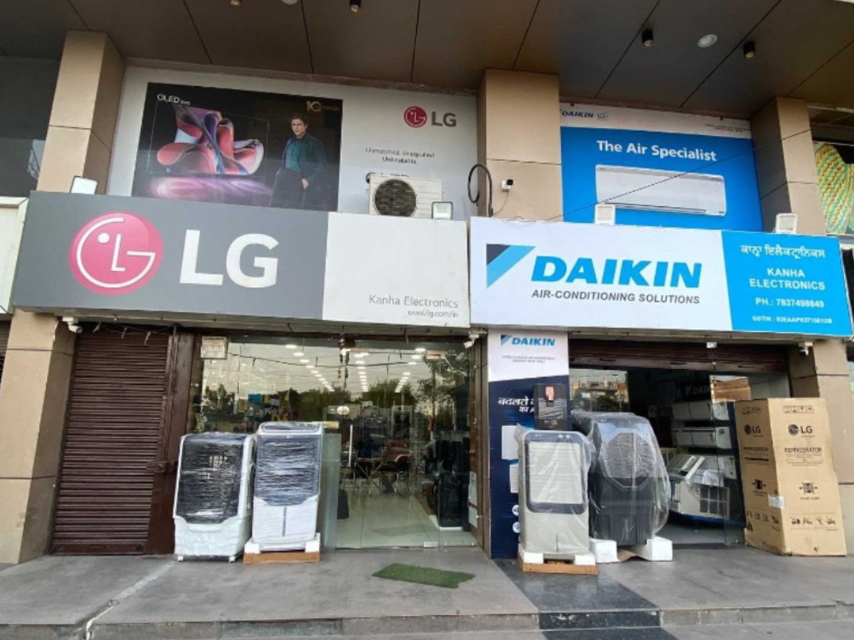 Showroom front view image for Kanha Electronics